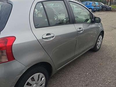 Usata Toyota Yaris Luna 86 CV (63 kW) 2007 Berlina