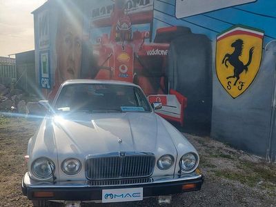 Usata Jaguar XJ6 160 CV (117 kW) 1982 Bianco Berlina