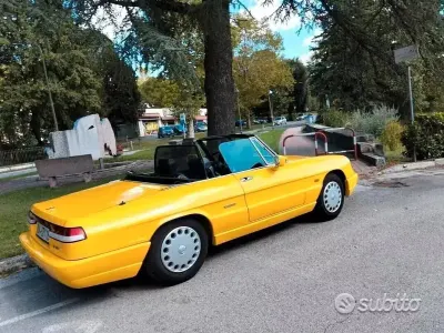 Usata Alfa Romeo Spider 109 CV (80 kW) 1992 Giallo Cabrio
