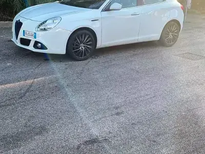 Usata Alfa Romeo Giulietta 105 CV (77 kW) 2016 Bianco Utilitaria
