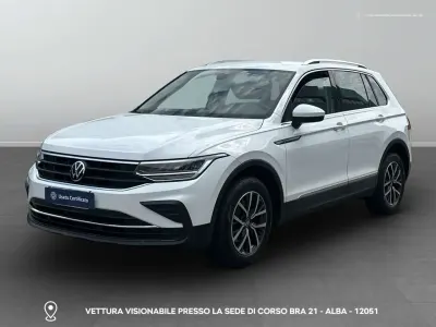 Usata VW Tiguan Life 150 CV (110 kW) 2023 0q bianco puro SUV
