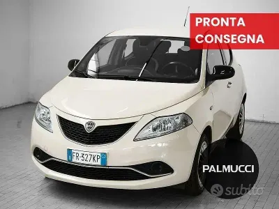 Usata Lancia Ypsilon Gold 69 CV (50 kW) 2018 Beige Utilitaria