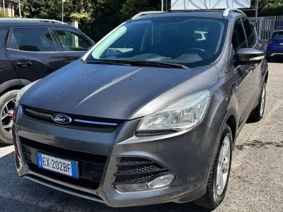Usata Ford Kuga Business Edition 140 CV (102 kW) 2014 Grigio SUV