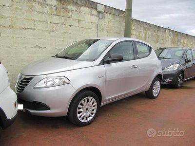 Usata Lancia Ypsilon Gold 85 CV (62 kW) 2014 Grigio Utilitaria