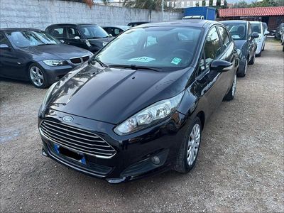 Usata Ford Fiesta 96 CV (70 kW) 2013 Nero Utilitaria
