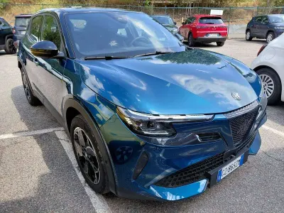 Usata Alfa Romeo Junior 61 kW (84 CV) 2025 Nero SUV