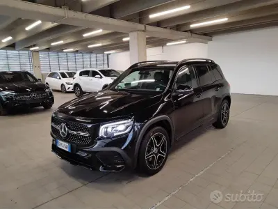 Usata Mercedes GLB180 Premium 116 CV (85 kW) 2022 Nero SUV