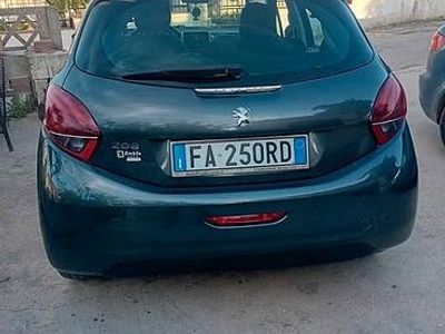 Usata Peugeot 208 2015 Nero Utilitaria