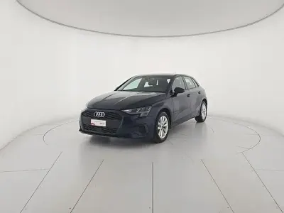 Usata Audi A3 Business 116 CV (85 kW) 2023 Blu/azzurro Berlina