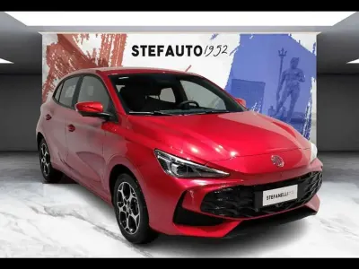 Nuova MG MG3 Luxury 102 CV (75 kW) 2026 Rosso diamond Utilitaria