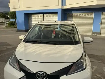 Usata Toyota Aygo 69 CV (50 kW) 2014 Bianco Utilitaria
