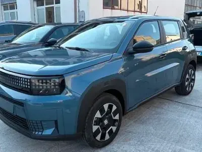 Nuova Fiat Grande Panda Icon 100 CV (73 kW) 2026 Blu Utilitaria