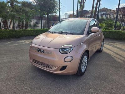 Nuova Fiat 500e Tech 69 kW (95 CV) 2025 Oro Berlina