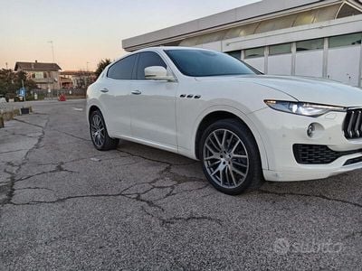 Usata Maserati Levante 275 CV (202 kW) 2016 Bianco SUV