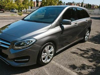 Usata Mercedes 180 2016 Grigio Berlina