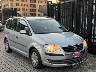 Grigio Usata 2007 VW Touran Monovolume | 3500 € (Buon prezzo)