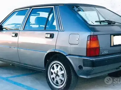 Usata Lancia Delta 78 CV (57 kW) 1987 Grigio Utilitaria