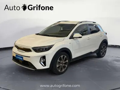 Usata Kia Stonic Style 101 CV (74 kW) 2022 Bianco SUV