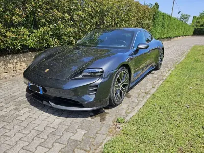 Usata Porsche Taycan 4S 139 kW (190 CV) 2020 Nero Berlina