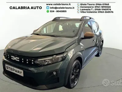 Nuova Dacia Sandero Extreme 122 CV (89 kW) 2026 Verde Berlina
