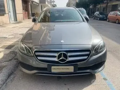 Usata Mercedes E220 170 CV (125 kW) 2017 Grigio Station wagon