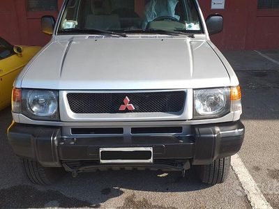 Usata Mitsubishi Pajero 84 CV (61 kW) 1998 Grigio SUV