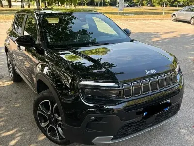 Usata Jeep Avenger Summit 101 CV (74 kW) 2025 Nero SUV