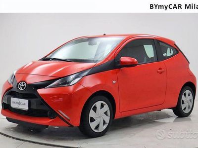 usata Toyota Aygo 1.0 VVT-i 69 CV 3 porte x-play del 2016 usata a Milano