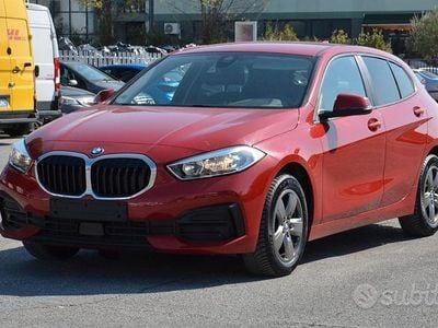 Usata BMW 116 Sport Line 116 CV (85 kW) 2021 Rosso Utilitaria