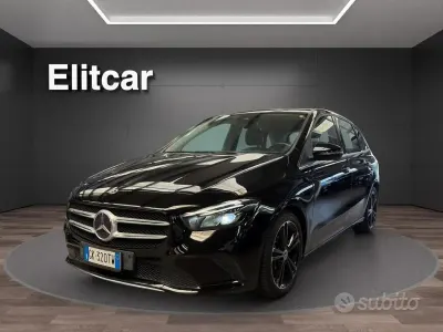 Usata Mercedes B180 136 CV (100 kW) 2021 Nero Utilitaria