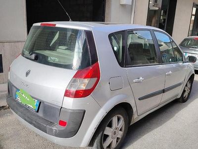 Usata Renault Scénic II 105 CV (77 kW) 2006 Grigio Monovolume