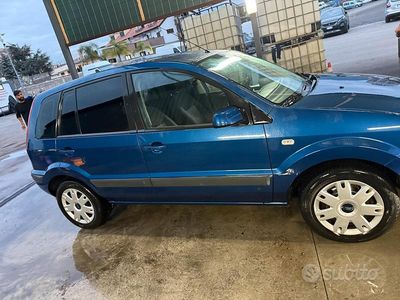 Usata Ford Fusion 2008 Blu Utilitaria