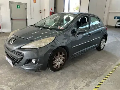 Usata Peugeot 207 73 CV (53 kW) 2013 Grigio Berlina