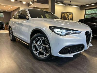 Usata Alfa Romeo Stelvio Sprint 160 CV (117 kW) 2024 Argento SUV