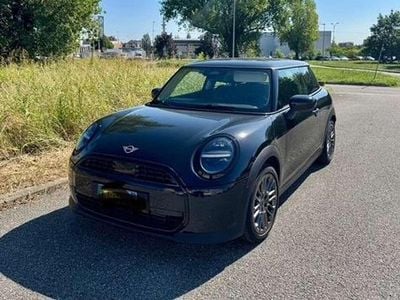 Nero Usata 2025 Mini Cooper Essential Utilitaria | 28.000 € (Buon prezzo)