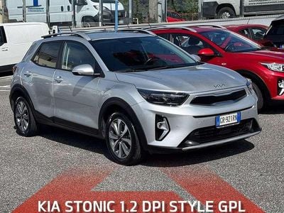 Usata Kia Stonic Style 95 CV (69 kW) 2023 Argento SUV