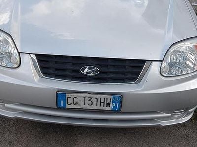 Gebraucht Hyundai Accent 84 PS (61 kW) 2003 Grau Limousine