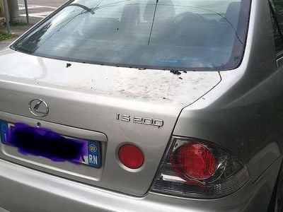 Usata Lexus IS200 155 CV (114 kW) 2000 Argento Berlina