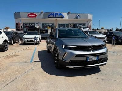 Usata Opel Mokka Elegance 110 CV (80 kW) 2022 Argento SUV