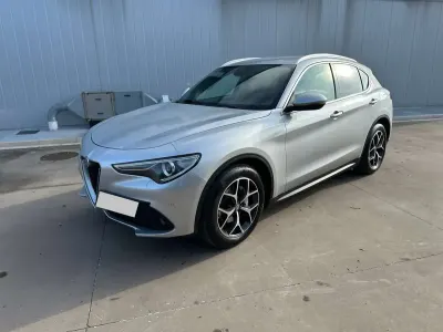 Usata Alfa Romeo Stelvio 150 CV (110 kW) 2018 Argento SUV