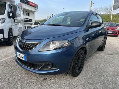 Usata Lancia Ypsilon Silver 69 CV (50 kW) 2021 Blu/azzurro Utilitaria