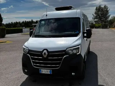 Usata Renault Master 150 CV (110 kW) 2023 Bianco Monovolume