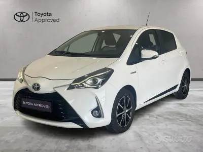 Usata Toyota Yaris Hybrid Active 101 CV (74 kW) 2020 Bianco Berlina