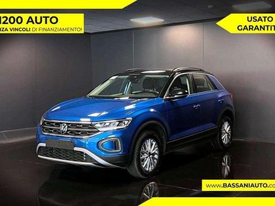 Usata VW T-Roc Life 150 CV (110 kW) 2023 Blu SUV
