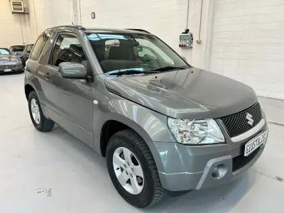 Usata Suzuki Grand Vitara 106 CV (77 kW) 2006 Grigio SUV