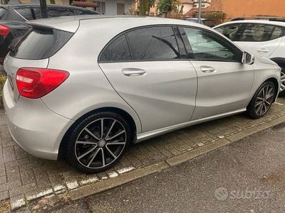 Usata Mercedes A180 109 CV (80 kW) 2014 Grigio Berlina
