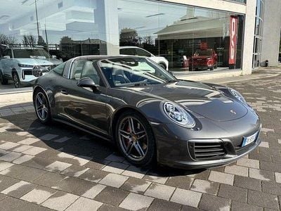 Usata Porsche 911 Targa 4 370 CV (272 kW) 2017 Grigio scuro Cabrio