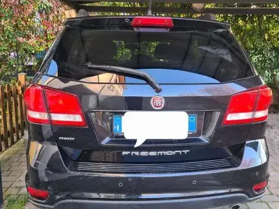 Usado Fiat Freemont Black Code 170 HP (125 kW) 2015 Preto SUV