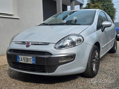 Usata Fiat Grande Punto 75 CV (55 kW) 2010 Bianco Utilitaria