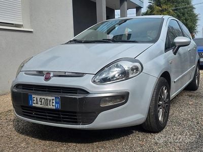Usata Fiat Grande Punto 77 CV (56 kW) 2010 Bianco Utilitaria